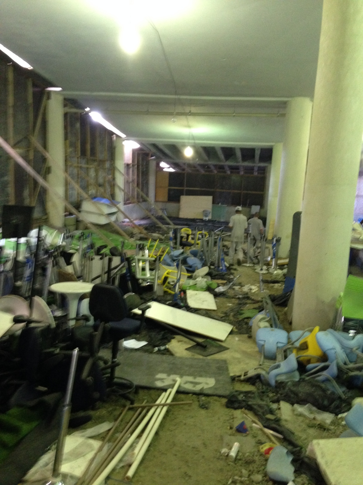 Maracanã ficou cheio de entulhos após a Rio-2016 - Reprodução