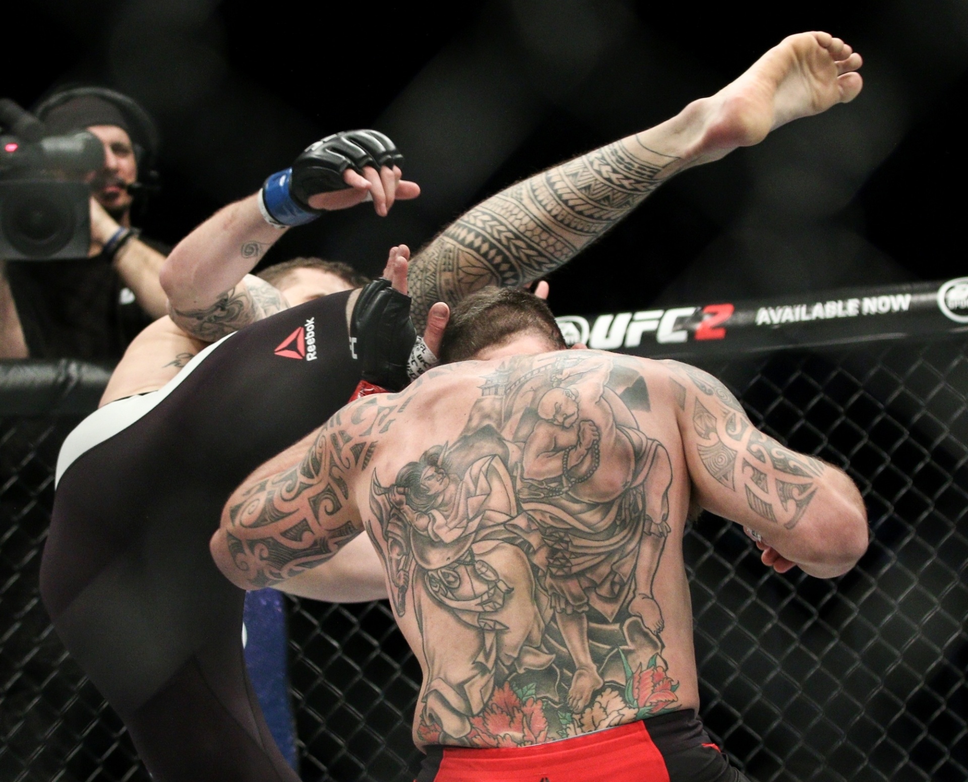 Luta entre o britânico Mark Godbeer e o americano Daniel Spitz - Rigel Salazar/Ag Fight