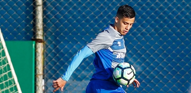 Peruano Beto da Silva deixou treino com dores na coxa esquerda - Lucas Uebel/Divulgação Grêmio