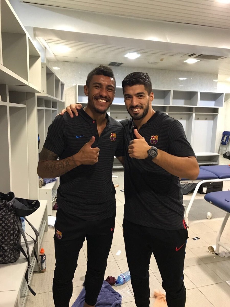 Suárez felicita Paulinho por gol contra o Getafe