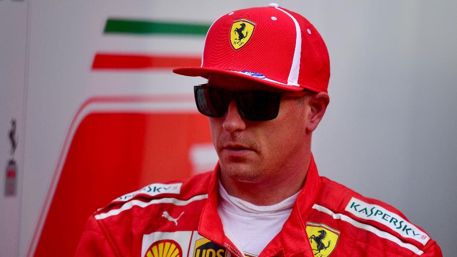 Kimi Raikkonen, piloto da Ferrari, antes de treino para o GP da Rússia - ANDREJ ISAKOVIC / AFP