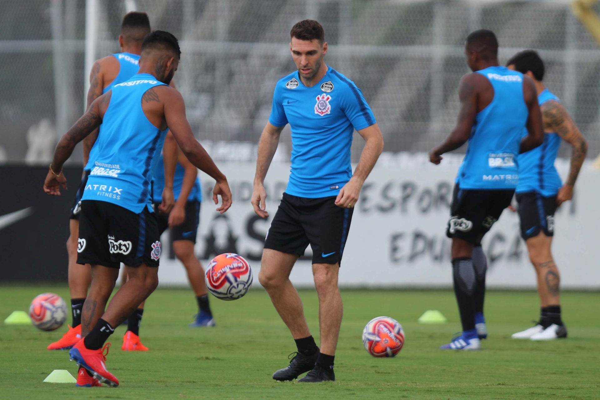 Após somente um treino para clássico, Corinthians relaciona time contra Palmeiras