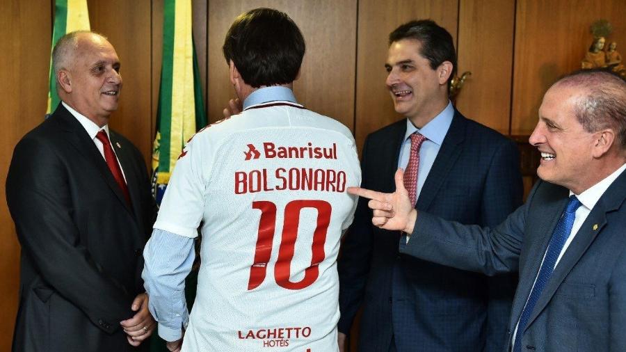 Presidente da República ganhou camisa personalizada do Inter em encontro com dirigentes gaúchos - Reprodução