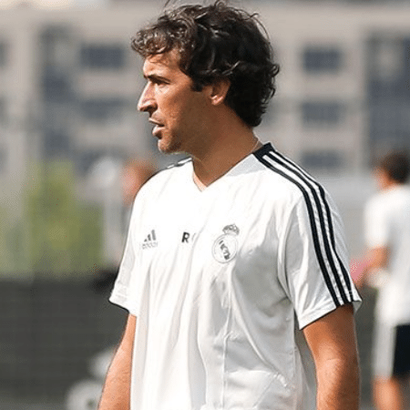 Raúl González, técnico do Real Madrid Castilla, pode assumir o Schalke 04 - Divulgação