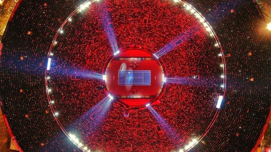Praça de Touros, no México, reuniu mais de 42 mil pessoas para jogo-exibição do tenista Roger Federer  - Reprodução/Twitter