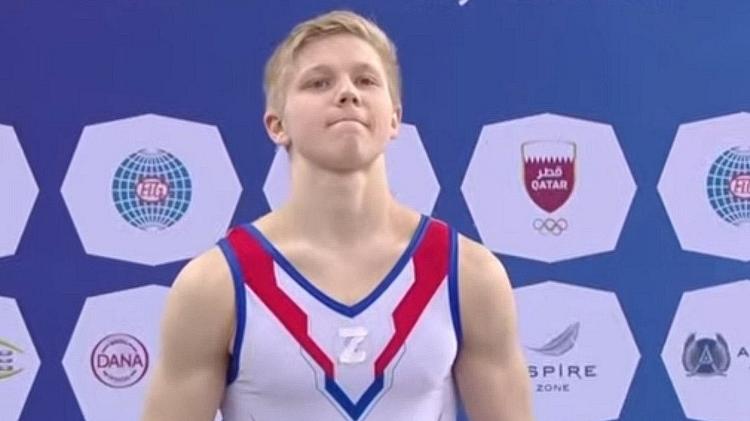 Russian gymnast Ivan Kuliak took the podium with the symbol of war - Reproduction - Reproduction