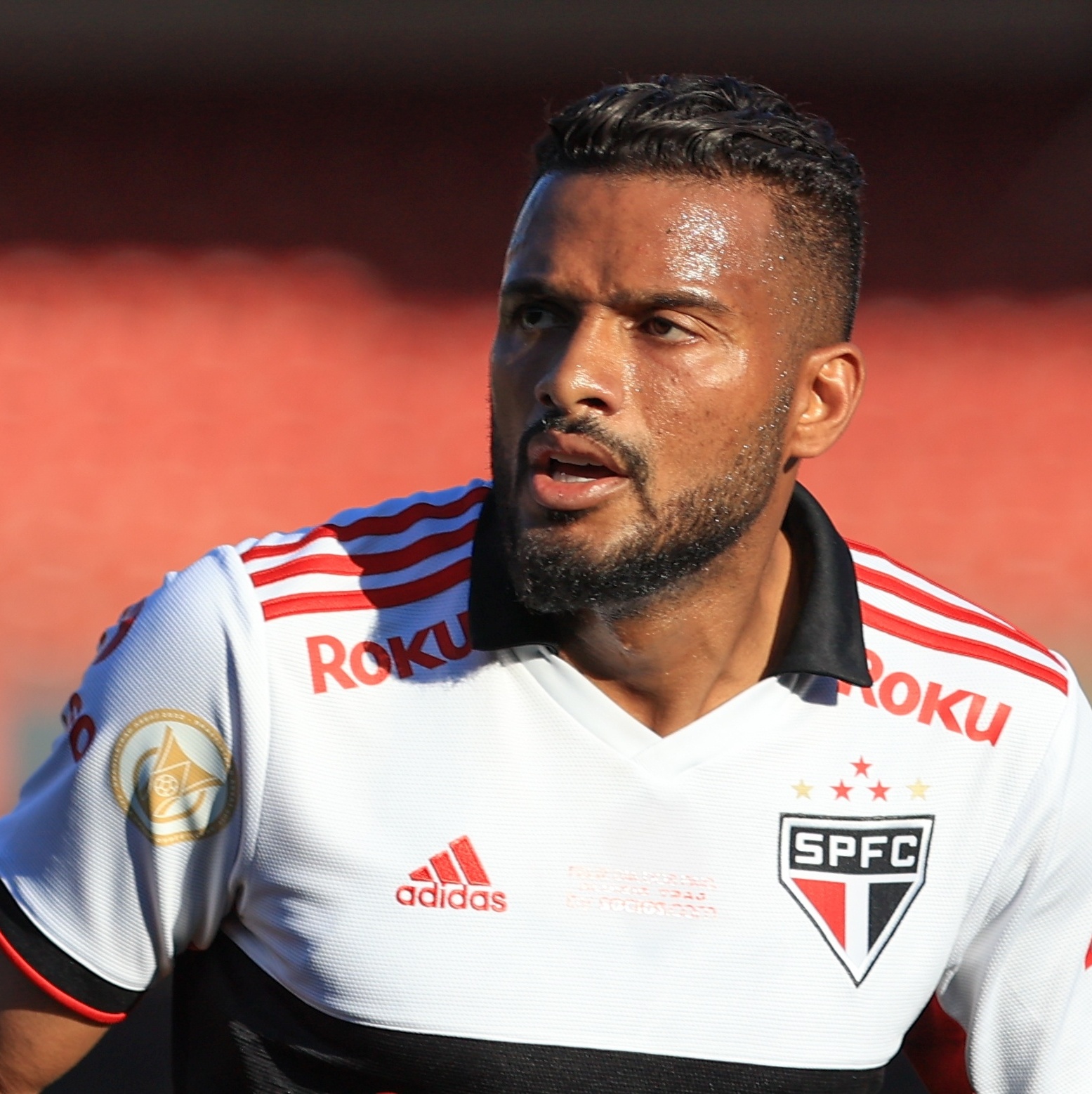 Reinaldo se torna o maior lateral-esquerdo artilheiro do São Paulo