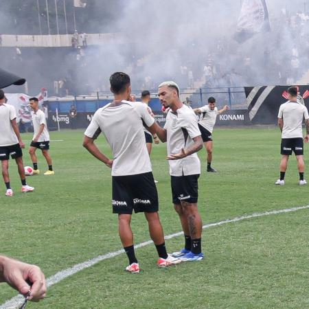 Matheuzinho durante treino do Corinthians no dia 20 de janeiro de 2024