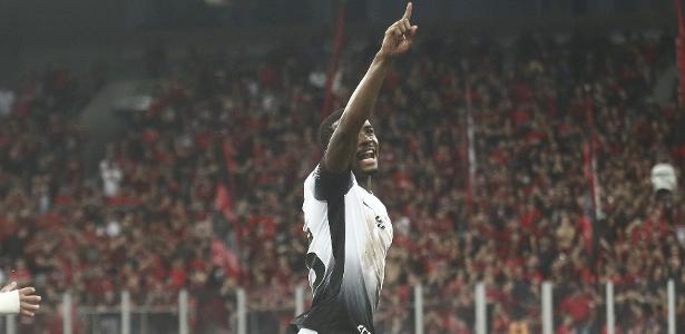 Corinthians faz alteração na defesa para jogo contra o Grêmio