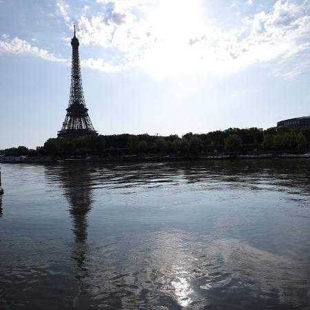 Rio Sena está com a água contaminada e treino do triatlo é suspenso nas Olimpíadas de Paris