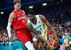 Complicou? Alberto Bial explica situação do Brasil no basquete após derrota - Sameer Al-Doumy / AFP