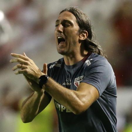 Luis Zubeldía, técnico do São Paulo, durante jogo contra o Náutico Luis Zubeldía, técnico do São Paulo, durante jogo contra o Náutico