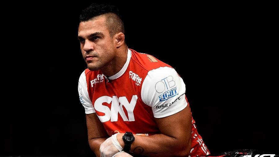 Vitor Belfort se despede do MMA diante de Uriah Hall, neste sábado - Buda Mendes/Getty Images