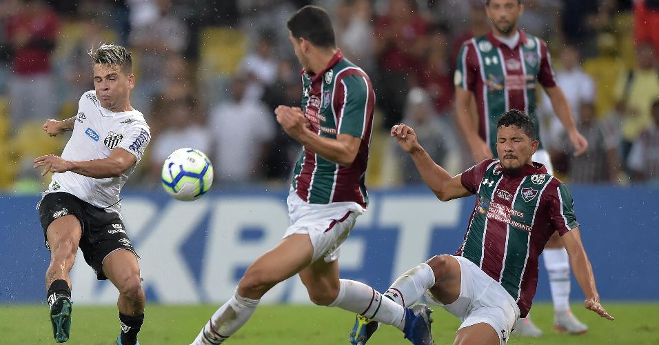 Soteldo, durante partida entre Santos e Fluminense