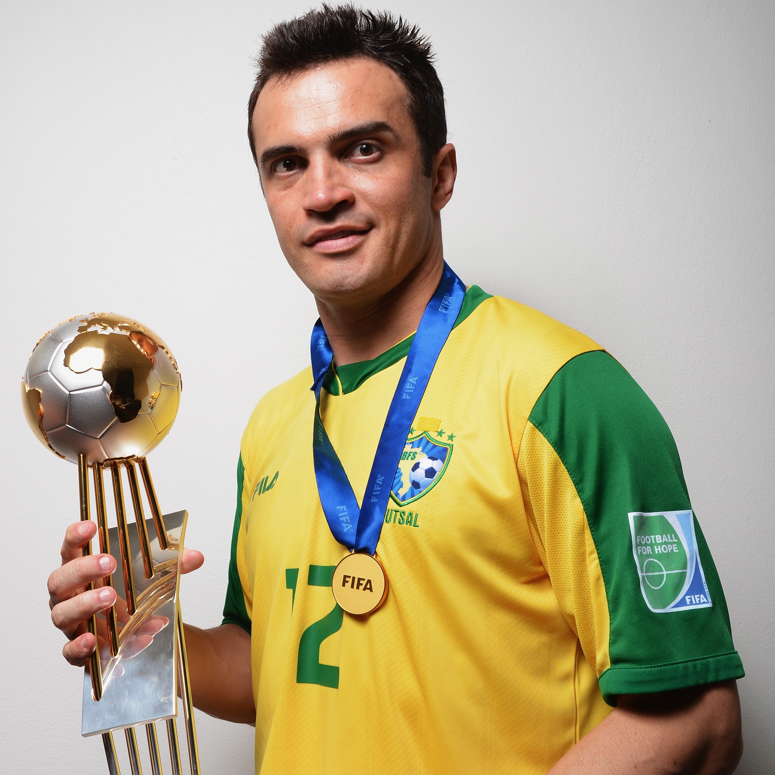 Enquete elege Falcão o maior jogador de futsal da história