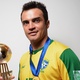 Falcão posa com troféu de campeão do mundo de futsal em 2012 - Lars Baron - FIFA/FIFA via Getty Images