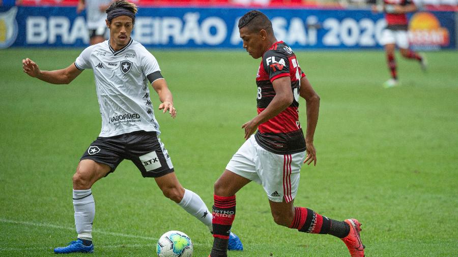 Honda e Pedro Rocha no clássico entre Flamengo x Botafogo pela 5ª rodada do Brasileirão 2020 - Alexandre Vidal/Flamengo