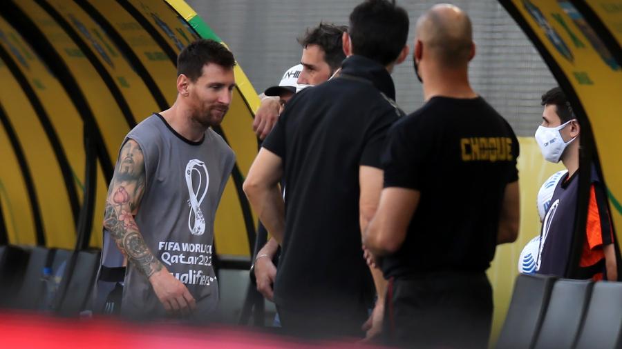 Messi veste colete de fotógrafo em meio à paralisação de Brasil x Argentina - Getty Images