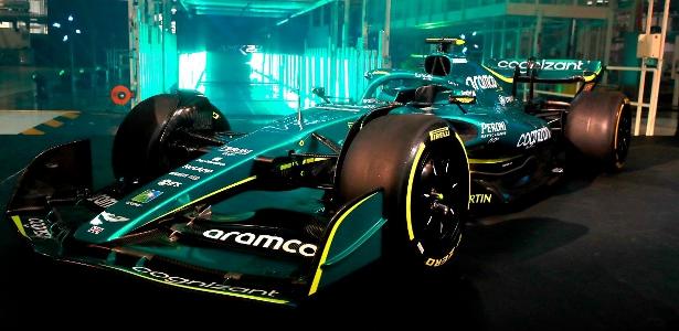 A Aston Martin apresentou seu carro para a temporada 2022, o AMR22