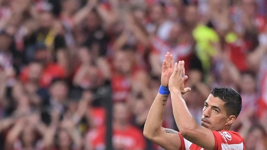 Luis Suárez agradece à torcida do Atlético em sua despedida - Jose Jordan / AFP