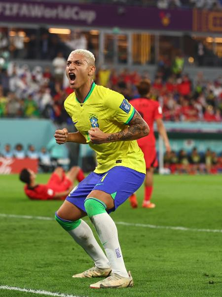 Richarlison comemora gol do Brasil sobre a Coreia do Sul - Chris Brunskill/Fantasista/Getty Images