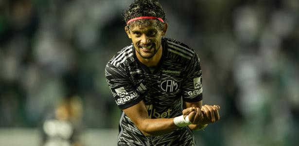 Fluminense faz contato com Atlético-MG por Scarpa