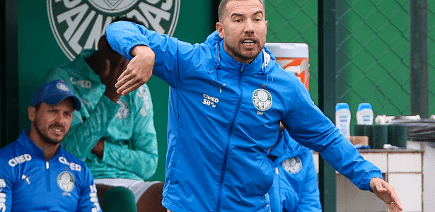 Técnico do sub-20 do Palmeiras revela o que faz clube ser diferente na base
