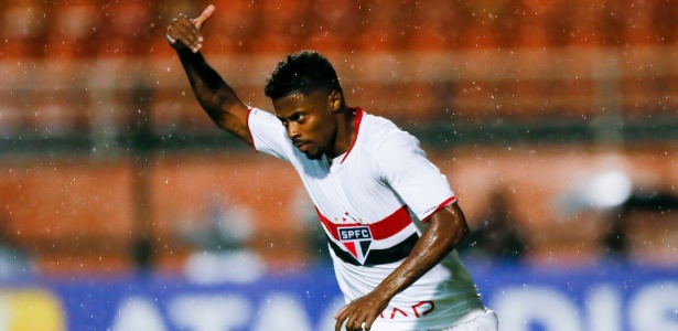 Michel Bastos assinou a rescisão de contrato com o São Paulo - Rubens Cavallari/Folhapress