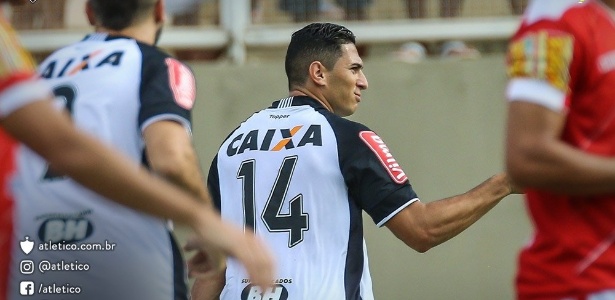Danilo dedicou ao irmão, aniversariante do dia, e a um amigo, já falecido, os gols na estreia pelo Atlético-MG - Divulgação Atlético-MG