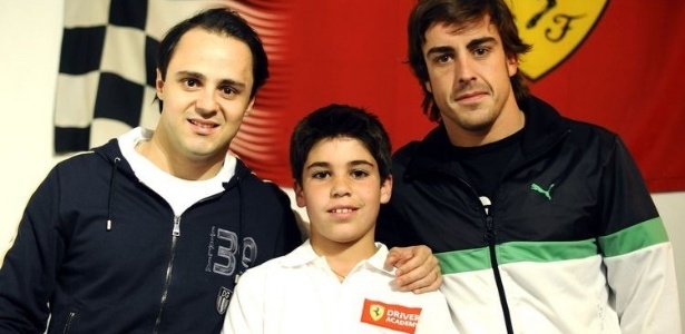 Ao lado de Massa e Alonso, Stroll foi apresentado como membro da academia da Ferrari em 2010 - Divulgação/Ferrari