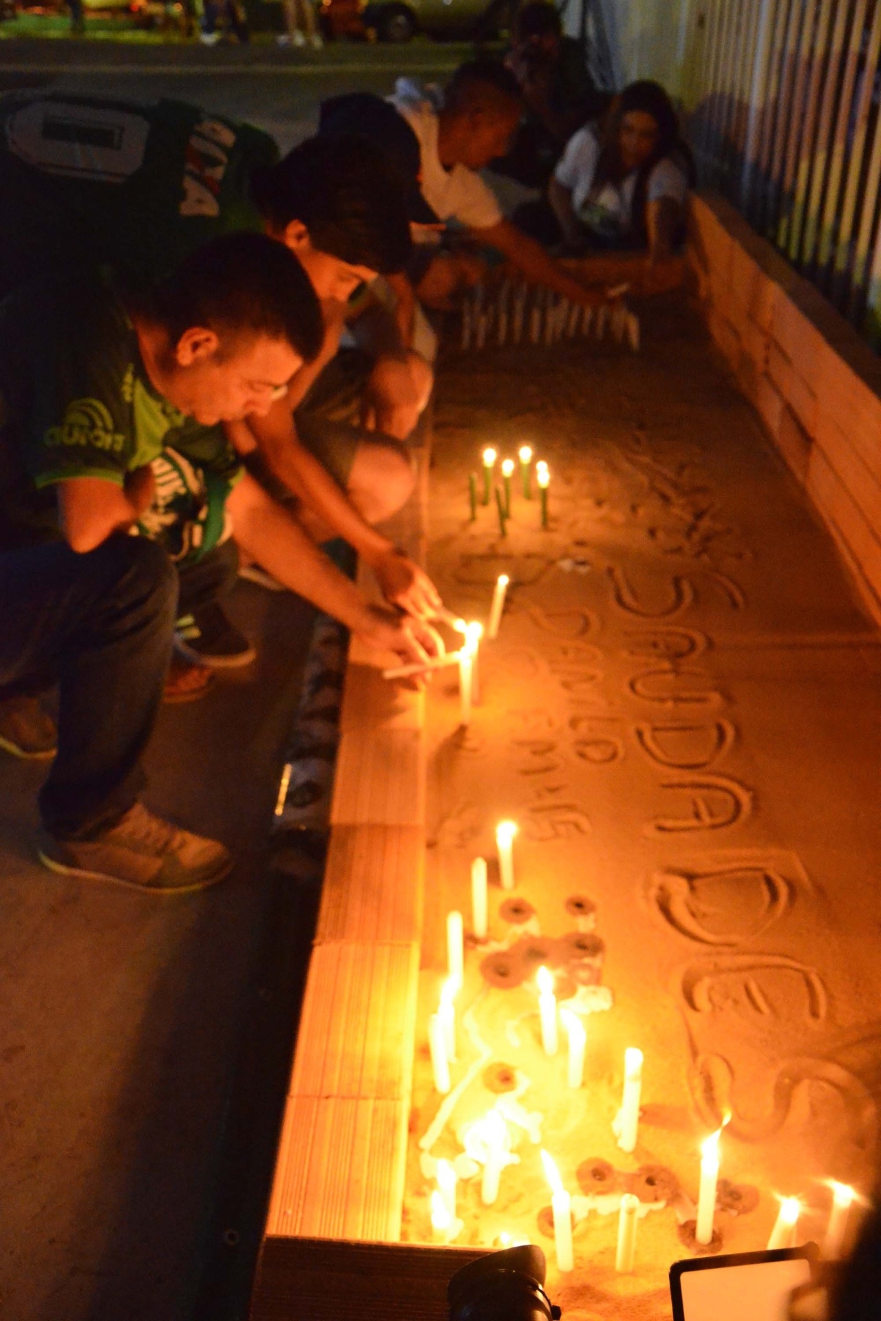 28.nov.2017 - Homenagens na Arena Condá, em Chapecó (SC), às vítimas e aos sobreviventes do acidente aéreo que dizimou a maior parte do time da Chapecoense, entre os dias 28 e 29 de novembro de 2016 - Tarla Wolski/Futura Press/Folhapress