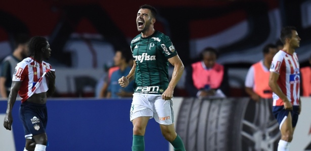 Bruno Henrique marcou dois gols contra o Junior Barranquilla - Raul Arboleda/AFP