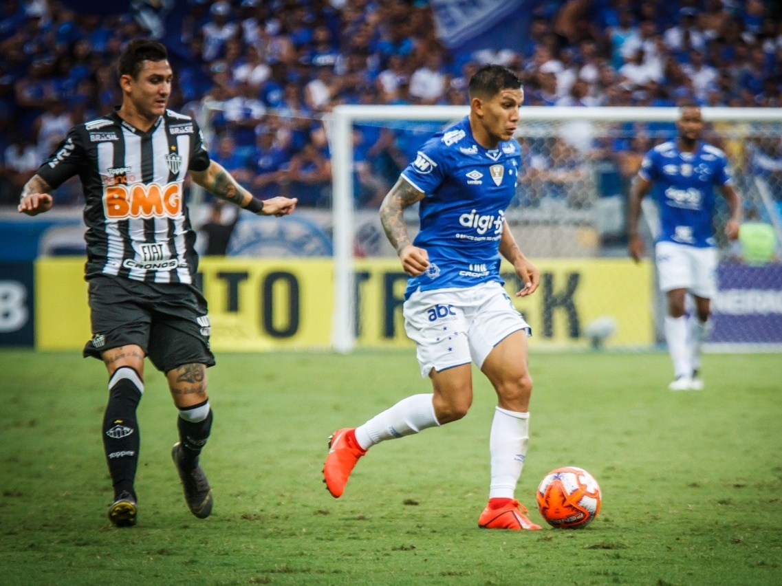 Fifa determina que Cruzeiro perca 6 pontos no Brasileiro, mas clube recorre