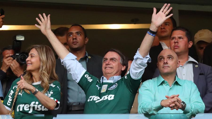 Leila Pereira, Jair Bolsonaro e Maurício Galiotte no Allianz Parque durante o jogo Palmeiras x Vasco -  REUTERS/Amanda Perobelli 