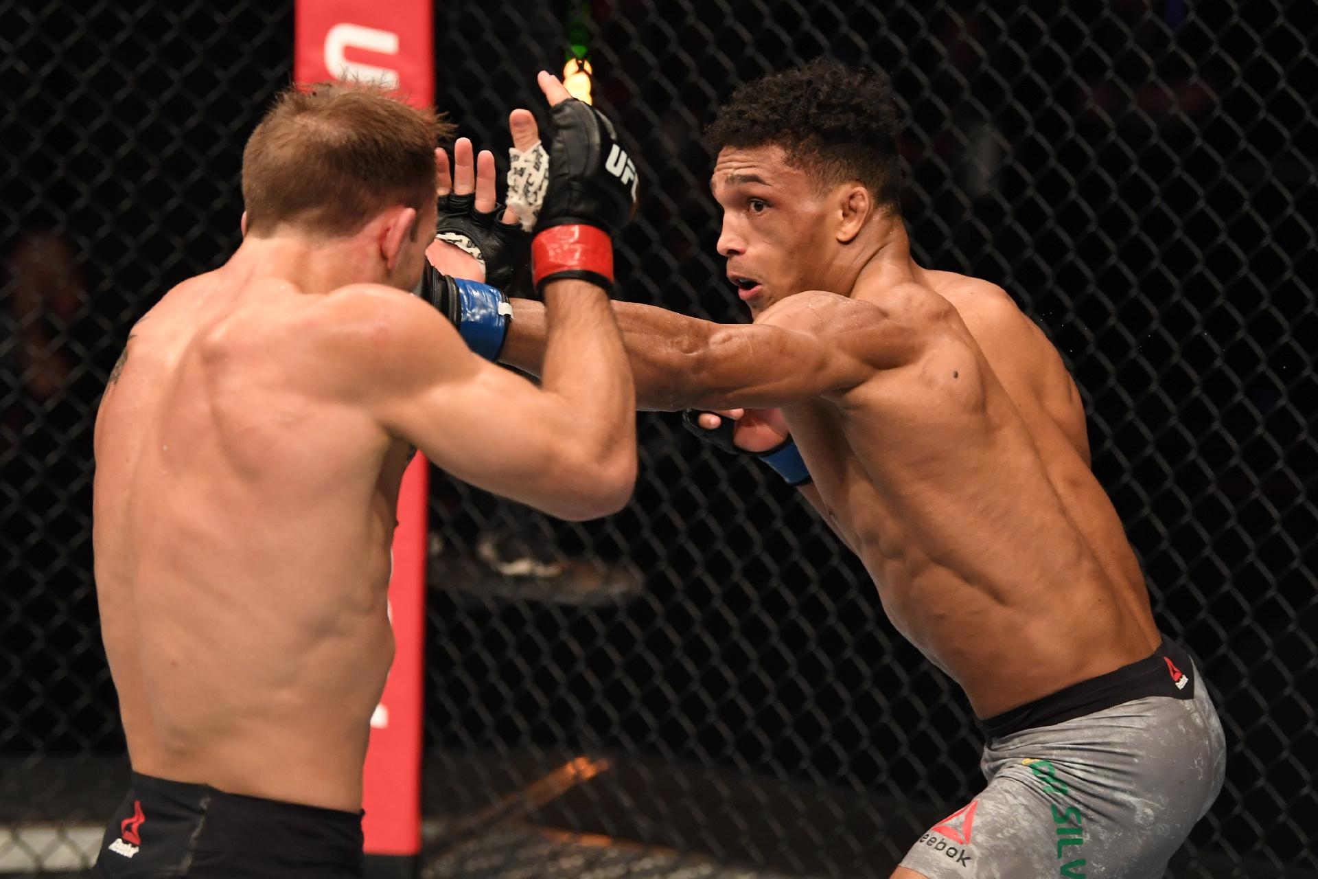 Alex Leko Comeca Melhor Cansa E Deixa Vitoria Escapar No Ufc 253 26 09 2020 Uol Esporte