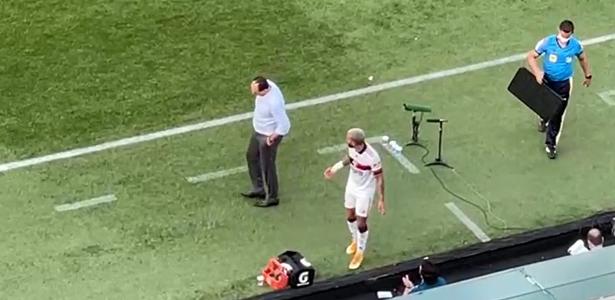2 a 1 para o Athletico | Gabigol reclama ao ser substituído em derrota do Fla; Ceni explica insatisfação