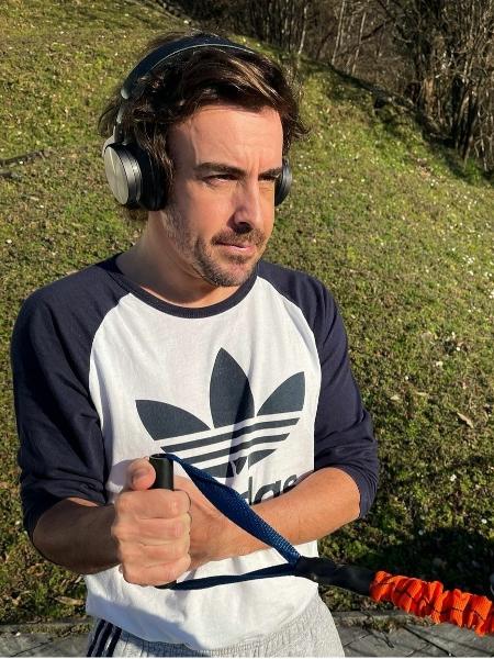 Alonso mostra recuperação após atropelamento e cirurgia na mandíbula - Reprodução/Instagram