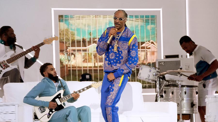 Snoop Dogg fuma aproximadamente 150 cigarros de maconha por dia, afirma "enroladora" pessoal - Kevin Mazur/Getty Images for Roc Nation