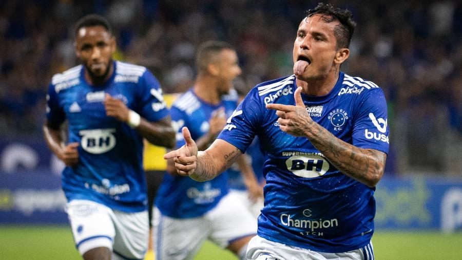 Edu, do Cruzeiro, comemora seu gol contra o CRB pelo Campeonato Brasileiro da Série B - GIAZI CAVALCANTE/CÓDIGO19/ESTADÃO CONTEÚDO