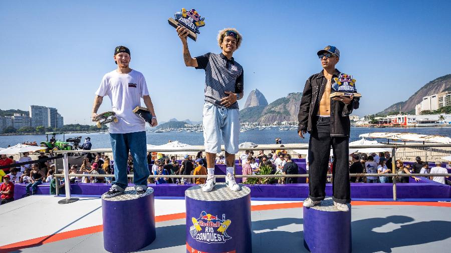 Gabryel Aguilar comemora o título do Rio Conquest com camisa do Corinthians no pódio - Fabio Piva / Red Bull Content Pool