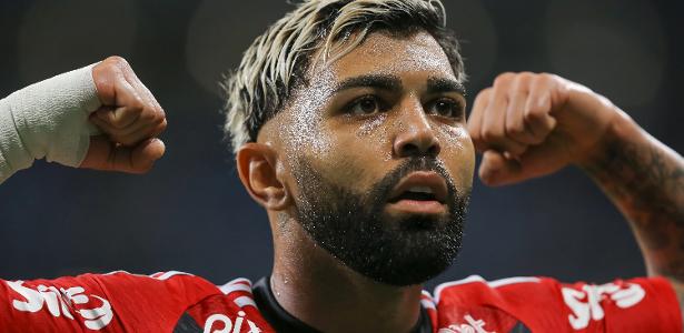 SAIU! Com Gabigol e 3 zagueiros, Flamengo divulga escalação para jogo contra  o Grêmio, pelo Brasileirão - Coluna do Fla