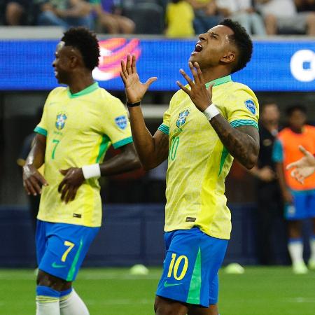 Vini Jr e Rodrygo se lamentam durante Brasil x Costa Rica, duelo da Copa América