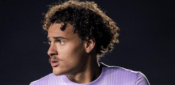 Goleiro que salvou o Vasco no Sub-20 é filho de ex-jogador de Fla e Flu