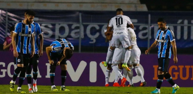 Ponte Preta comemora gol de Fábio Ferreira contra o Grêmio - Marcos Bezerra/Futura Press/Estadão Conteúdo - Marcos Bezerra/Futura Press/Estadão Conteúdo