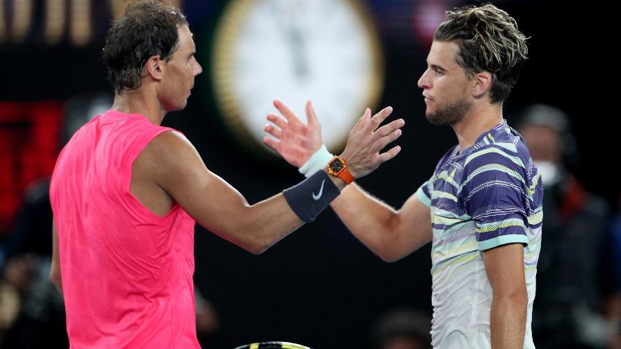 Dominic Thiem cumprimenta Rafael Nadal após seu duelo nas quartas de final do Australian Open de 2020 - Reuters