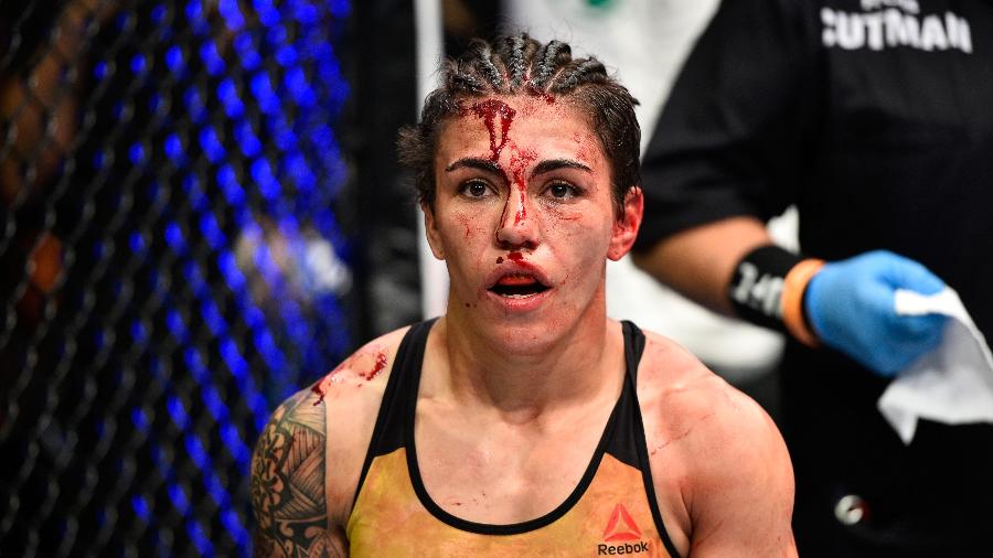 Jessica Bate Estaca Andrade durante a luta contra Claudia Gadelha no UFC de Saitama, em 23/09/2017 - Jeff Bottari/Zuffa LLC via Getty Images