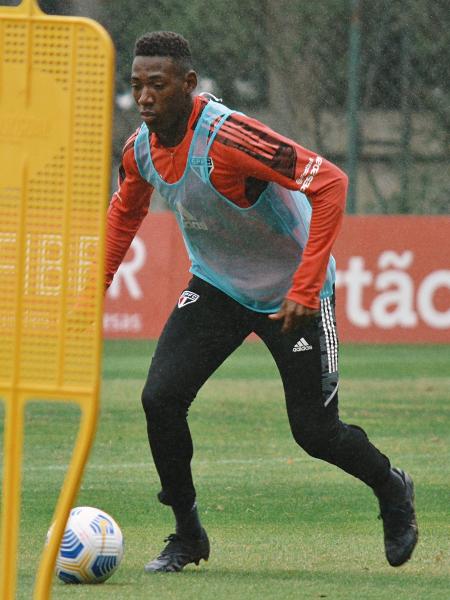 Léo participa do treino do São Paulo antes do clássico com o Corinthians - Erico Leonan/São Paulo FC