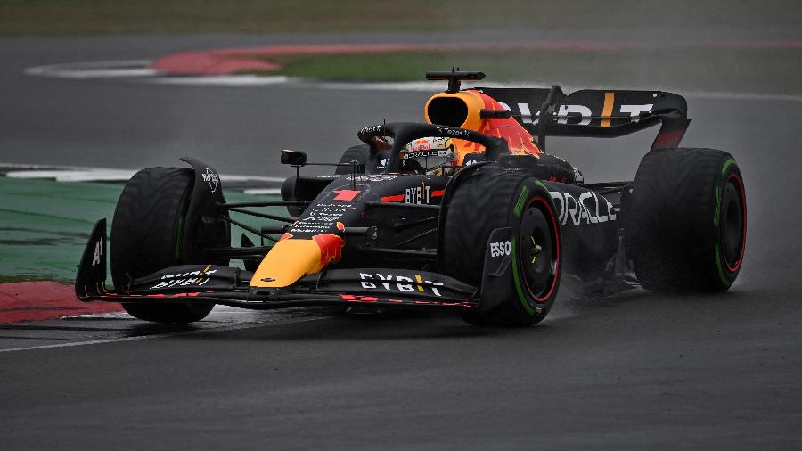 Max Verstappen, da Red Bull, durante treino de classificação para o GP da Grã-Bretanha - Ben Stansall/AFP