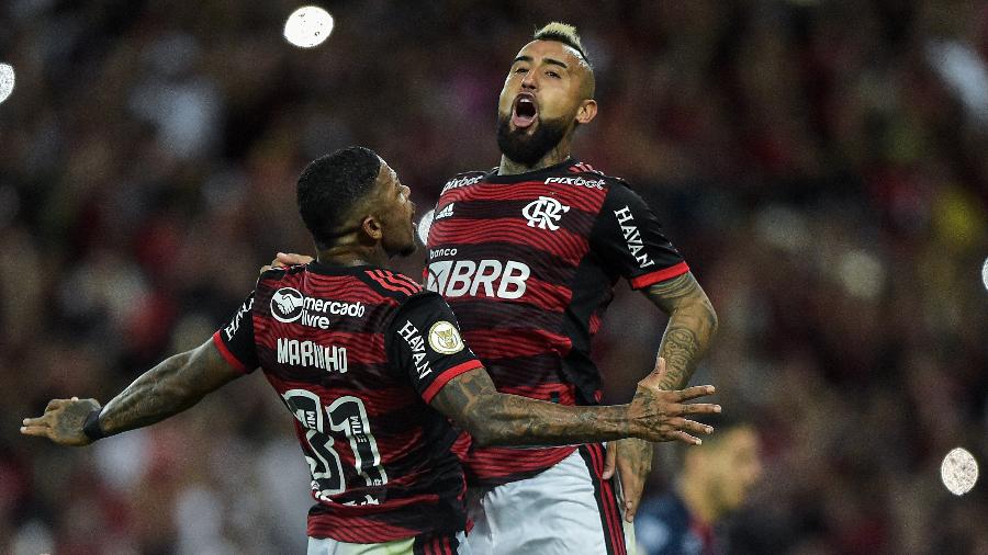 Vidal, do Flamengo, comemora gol contra o Atlético-GO pelo Brasileirão - Thiago Ribeiro/AGIF