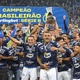 Cruzeiro bate CSA pela 1ª vez após 'Fala, Zezé', afunda rival e lava a alma